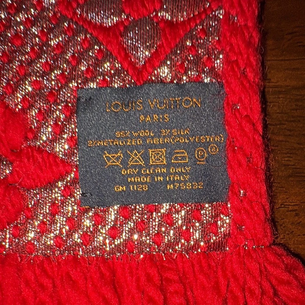Louis Vuitton Logomania Shine Scarf - 💯% authentic - Picture 4 of 7